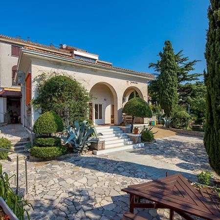אומיסאליי Apartments Jadranka מראה חיצוני תמונה
