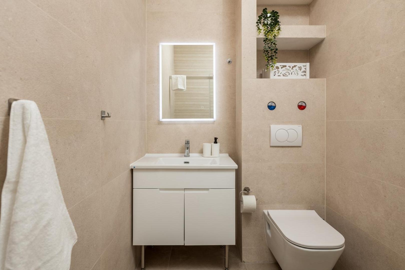 אומיסאליי Apartments Jadranka מראה חיצוני תמונה