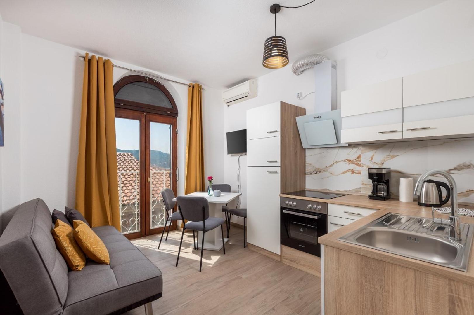 אומיסאליי Apartments Jadranka מראה חיצוני תמונה
