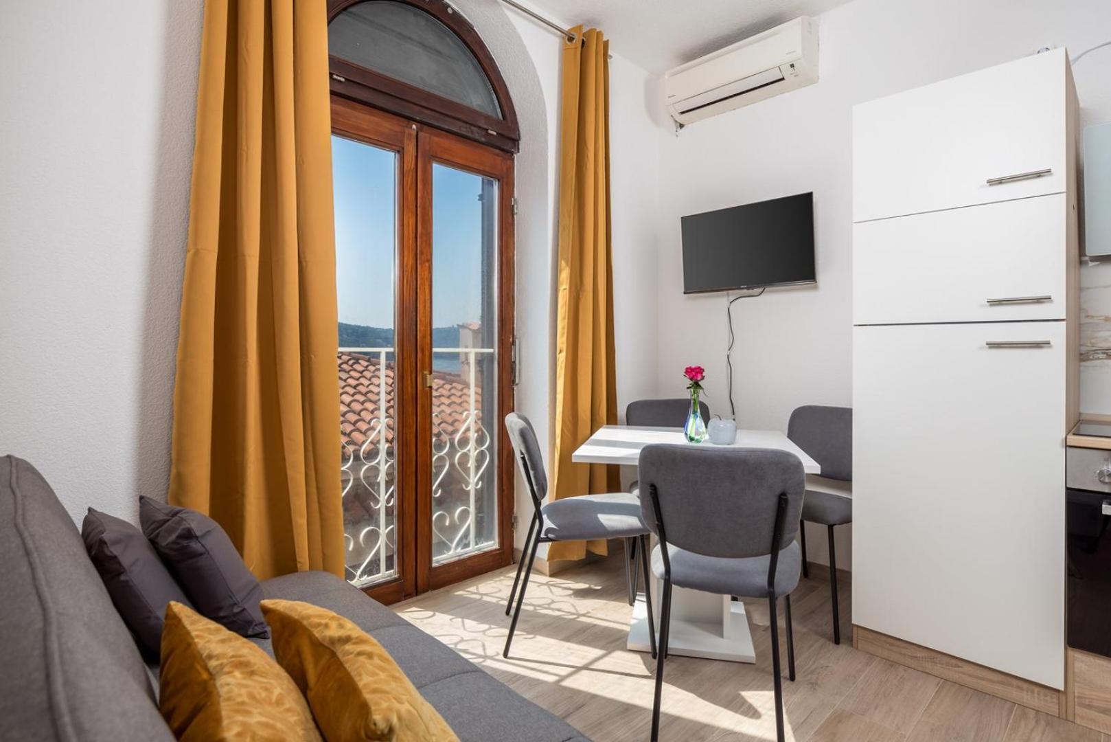 אומיסאליי Apartments Jadranka מראה חיצוני תמונה
