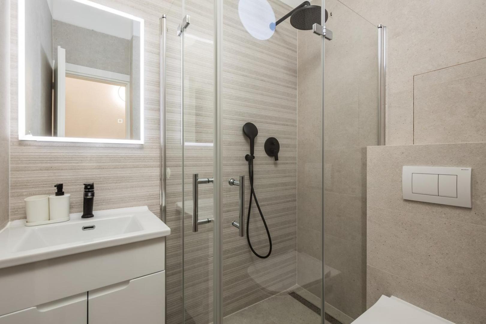 אומיסאליי Apartments Jadranka מראה חיצוני תמונה