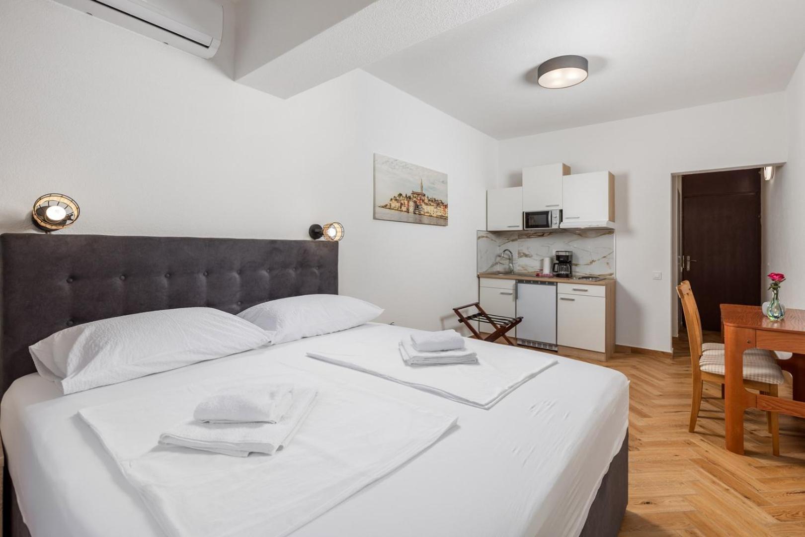 אומיסאליי Apartments Jadranka מראה חיצוני תמונה