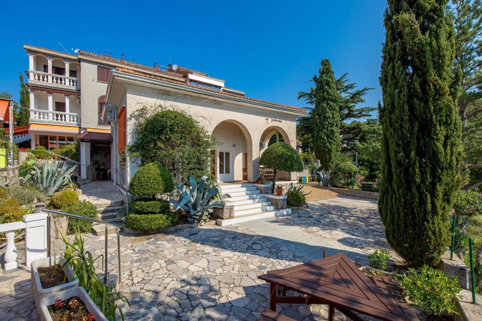 אומיסאליי Apartments Jadranka מראה חיצוני תמונה